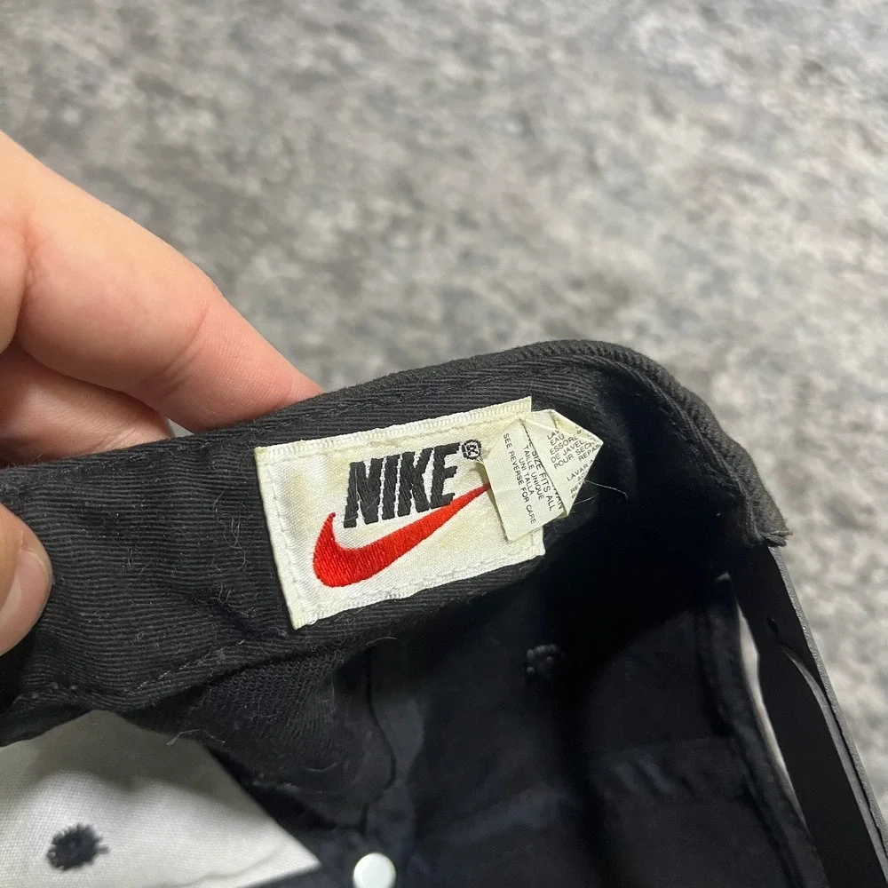 Nike vintage swoosh